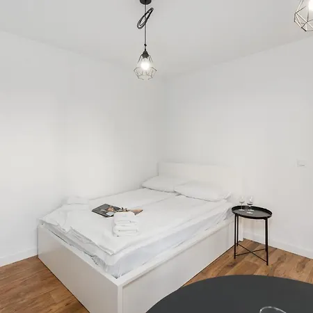 Old Market By Renters *