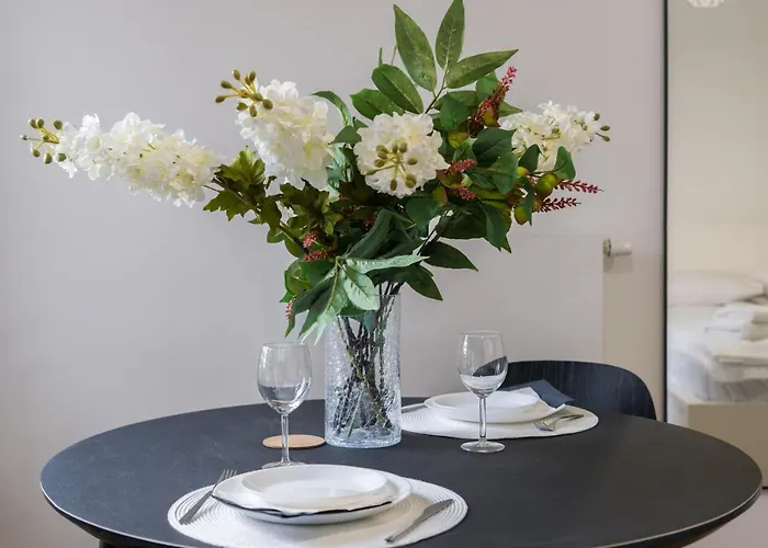 Old Market By Renters Apartment